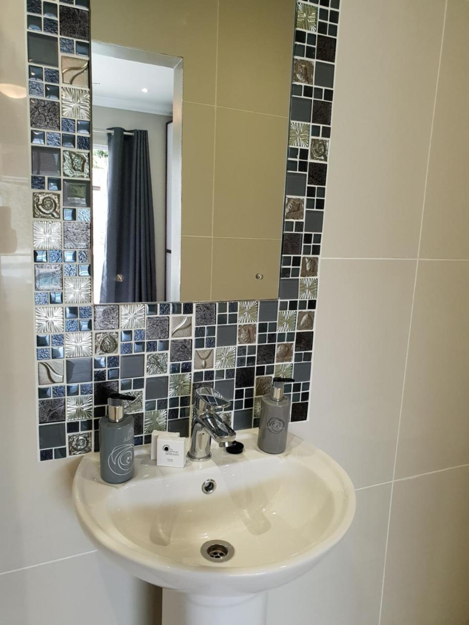 Reef View Bnb East London Eksteriør billede